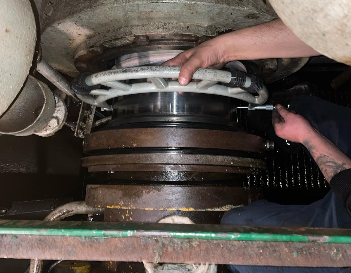 Shaft Polishing / Vessel BROMLEY / Sefine Shipyard
